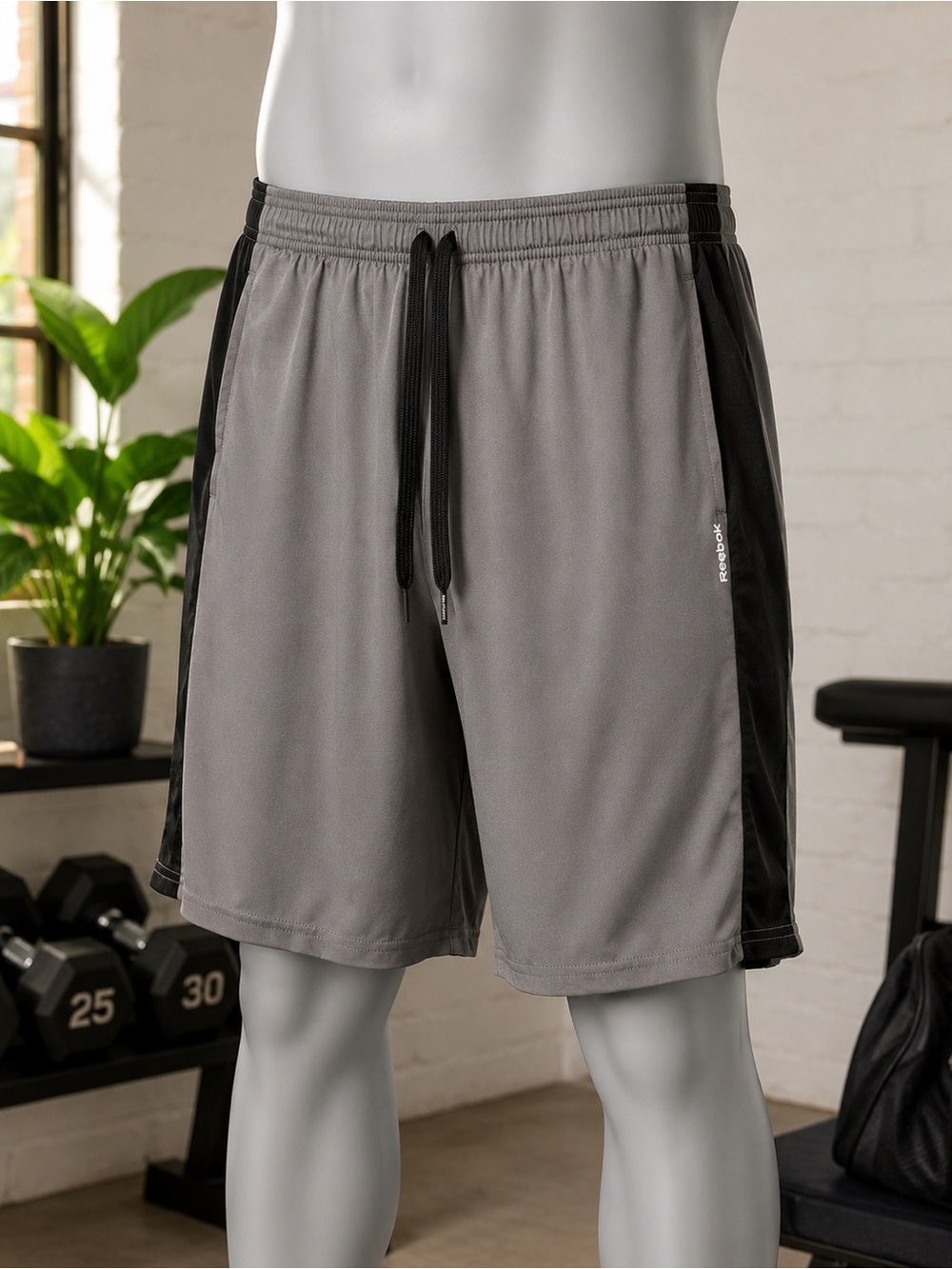 Reebok Men's Large Gray Black Athletic Shorts Drawstring Workout Training